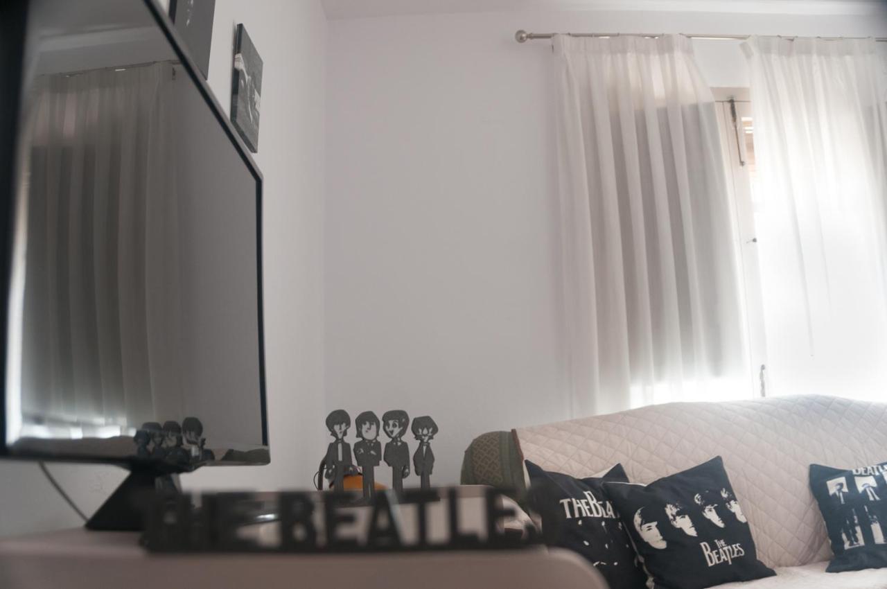 Casa Beatles Del Valle Pinos del Valle ภายนอก รูปภาพ