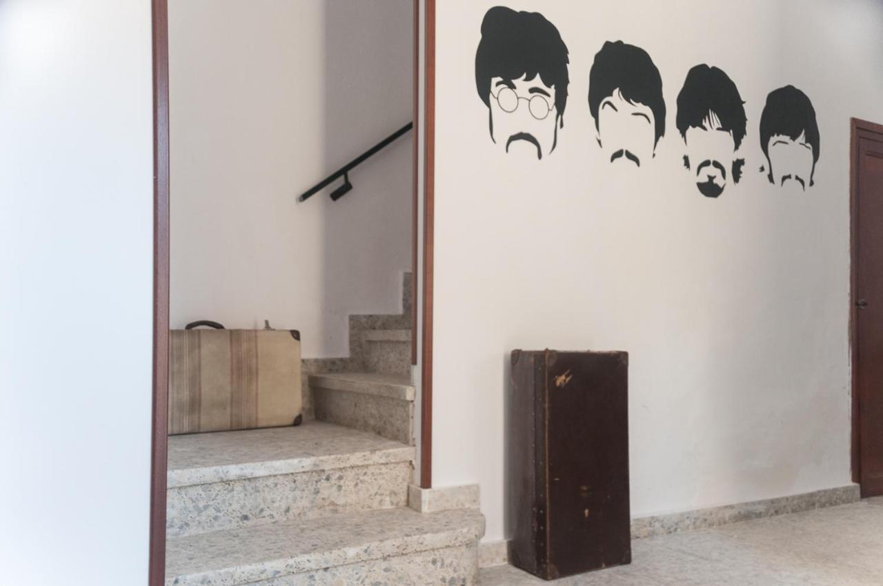 Casa Beatles Del Valle Pinos del Valle ภายนอก รูปภาพ